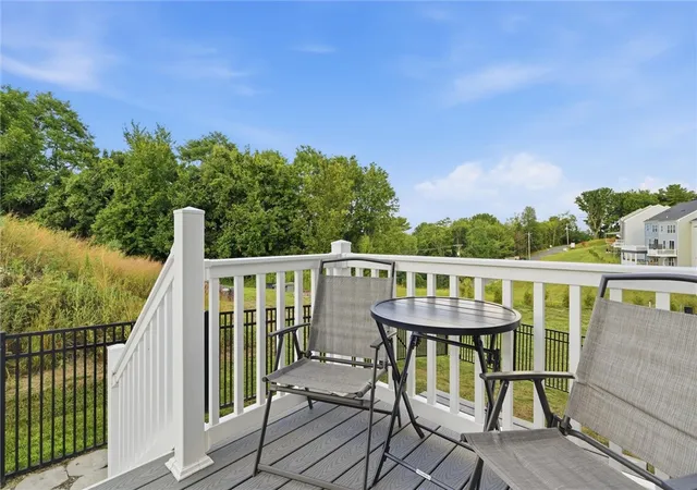 Homes for sale in Collier Twp, PA | 650 Olivia St, Collier Twp, PA 15205 | MLS# 1764904
