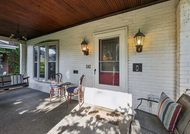 4th image of 242 Olympia St, Mt Washington, PA 15211 | MLS# 1765026