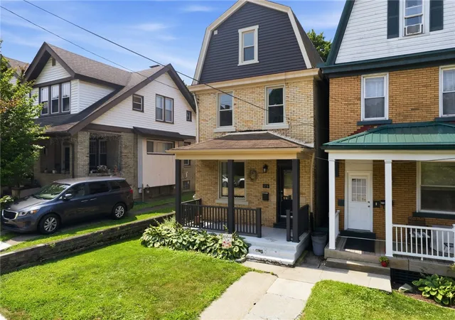 Homes for sale in Bellevue, PA | 573 Dawson Avenue, Bellevue, PA 15202 | MLS# 1764829