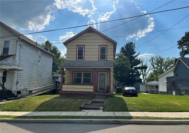1st image of 922 Emerson Ave, Farrell, PA 16121 | MLS# 1764752
