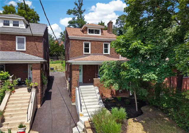 Homes for sale in Squirrel Hill, PA | 3220 Beechwood Blvd, Squirrel Hill, PA 15217 | MLS# 1763372