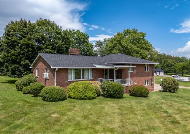 2nd image of 115 Hickory Dr, Beaver Falls, PA 15010 | MLS# 1764469