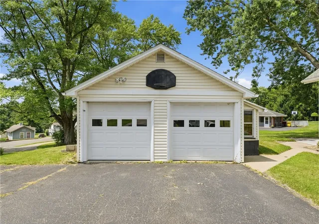 Homes for sale in Neshannock Twp, PA | 1901 Line Road, Neshannock Twp, PA 16105 | MLS# 1765073