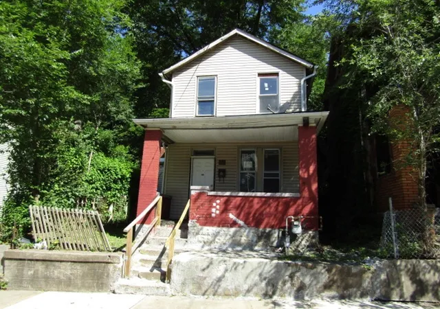 Homes for sale in Hazelwood, PA | 303 Flowers Ave, Hazelwood, PA 15207 | MLS# 1764714