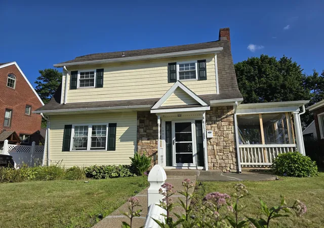 2nd image of 1008 Manor Rd, New Kensington, PA 15068 | MLS# 1765081