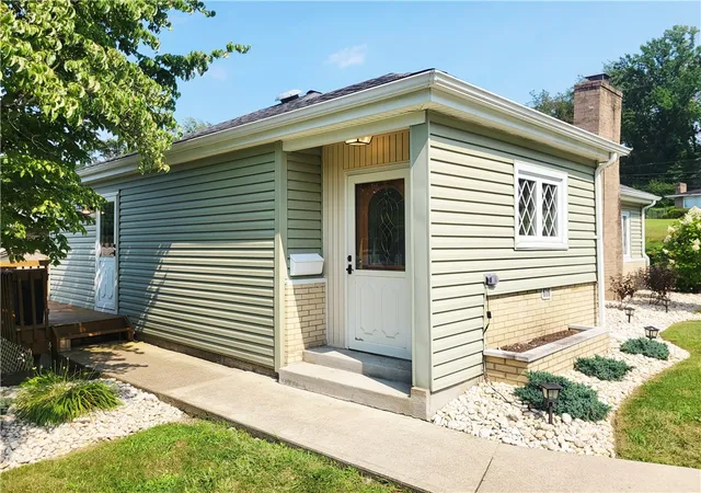 Homes for sale in Jeannette, PA | 616 Maple /Street, Jeannette, PA 15644 | MLS# 1765092
