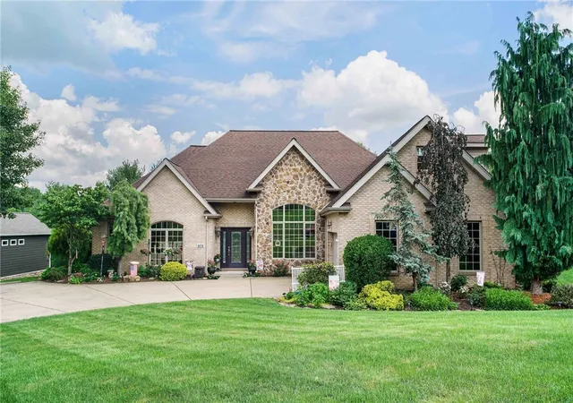 1st image of 472 Spruce Ln, Houston, PA 15342 | MLS# 1765083