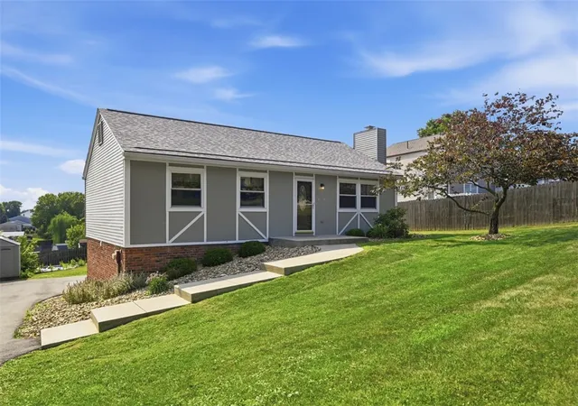 2nd image of 390 Gemini Dr, Freedom, PA 15042 | MLS# 1765041
