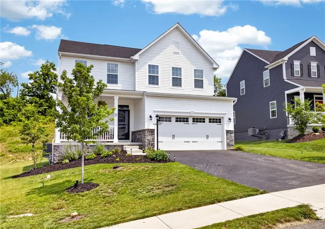 Photo 3 of Single family home for sale at 21 Dana Dr, Findlay Twp, PA 15108 | MLS# 1765053 | Listing updated on 2026-08-02