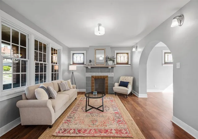 2nd image of 3301 Waltham Ave, Pittsburgh, PA 15216 | MLS# 1764585