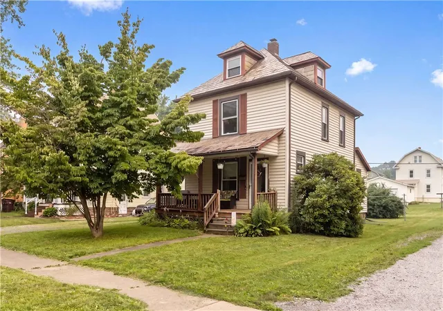 2nd image of 317 Lincoln Avenue, Grove City Boro, PA 16127 | MLS# 1764927