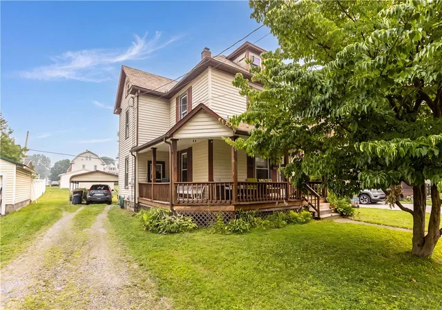 4th image of 317 Lincoln Avenue, Grove City Boro, PA 16127 | MLS# 1764927