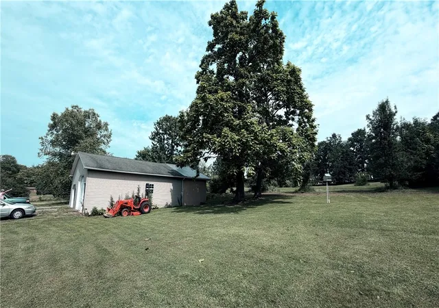 4th image of 2307 Princeton Rd, New Castle, PA 16101 | MLS# 1765115