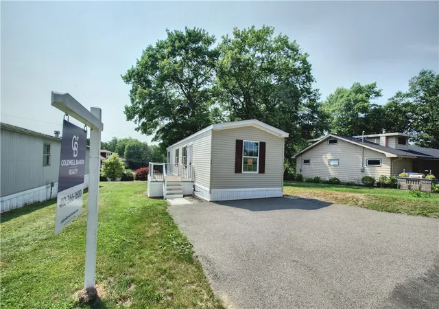 1st image of 208 Cedar Ln, Valencia, PA 16059 | MLS# 1765130