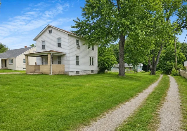 Homes for sale in Coraopolis, PA | 1676 Brodhead Road, Coraopolis, PA 15108 | MLS# 1765139