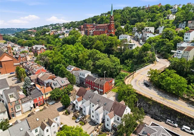 Listing Photo 2 - Condo for sale in building located at 1219 Breed St, Pittsburgh, PA 15203