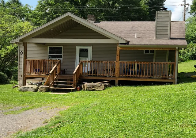 Homes for sale in Buffalo Twp, PA | 541 Sarver Rd, Buffalo Twp, PA 16055 | MLS# 1765181
