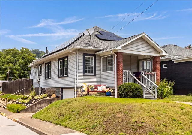 3rd image of 1012 Canal St, Beaver, PA 15009 | MLS# 1765031