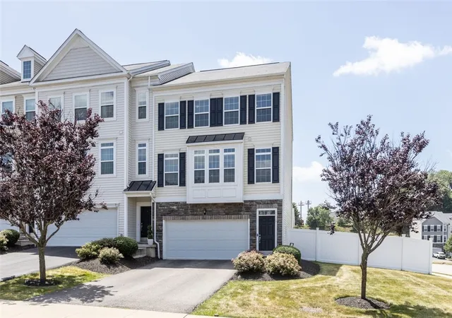 1st image of 1 Roosevelt Dr, Kennedy Twp, PA 15136 | MLS# 1764770