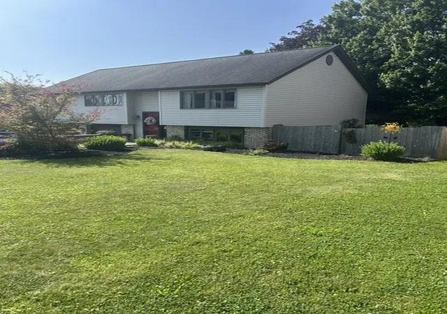 1st image of 104 Woodbury Dr, Twp Of But Nw, PA 16001 | MLS# 1765016