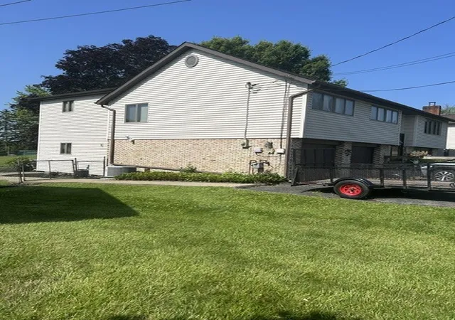 2nd image of 104 Woodbury Dr, Twp Of But Nw, PA 16001 | MLS# 1765016