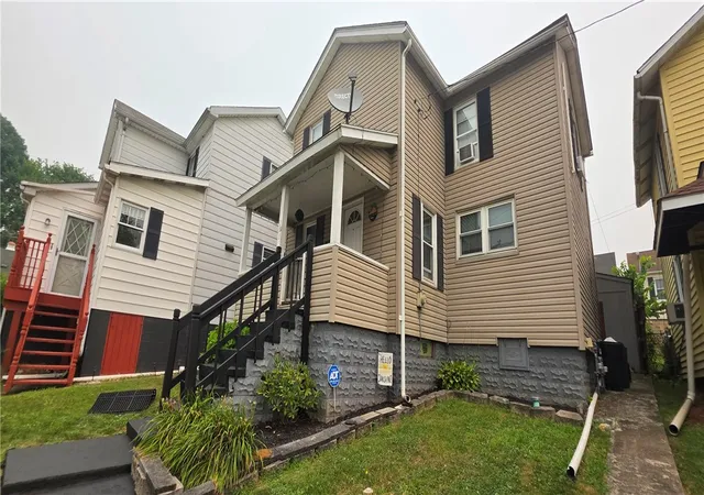 Homes for sale in W Kittanning Boro, PA | 303 Mckinley St, W Kittanning Boro, PA 16201 | MLS# 1764882