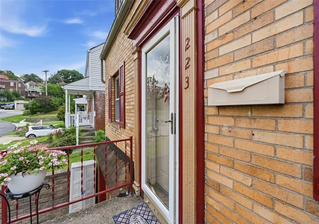 Homes for sale in Brentwood, PA | 223 Outlook St, Brentwood, PA 15227 | MLS# 1765208
