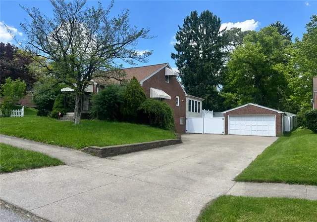 Homes for sale in New Castle, PA | 307 E Garfield Ave, New Castle, PA 16105 | MLS# 1765176