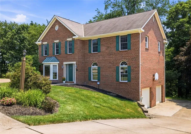 Homes for sale in Franklin Park, PA | 2457 Dogwood Dr, Franklin Park, PA 15090 | MLS# 1765165