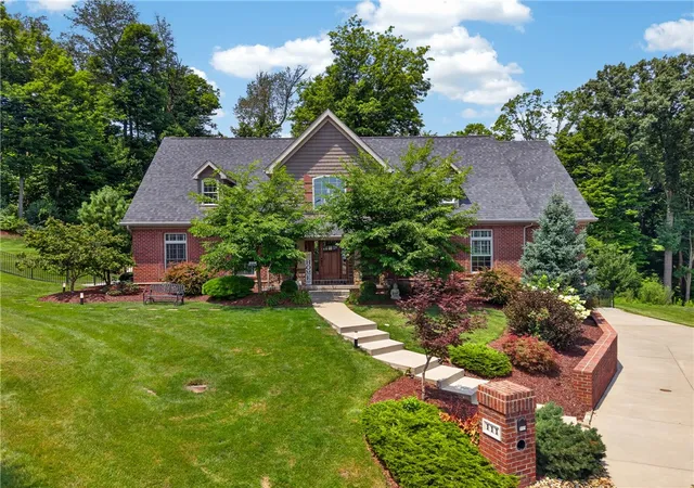3rd image of 111 Whispering Heights Ln, Peters Twp, PA 15367 | MLS# 1765245