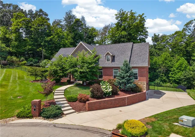 4th image of 111 Whispering Heights Ln, Peters Twp, PA 15367 | MLS# 1765245