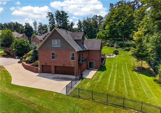 50th image of 111 Whispering Heights Ln, Peters Twp, PA 15367 | MLS# 1765245