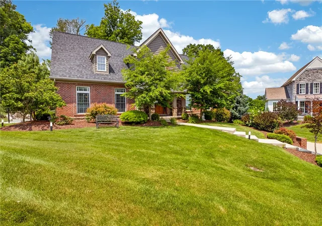 5th image of 111 Whispering Heights Ln, Peters Twp, PA 15367 | MLS# 1765245