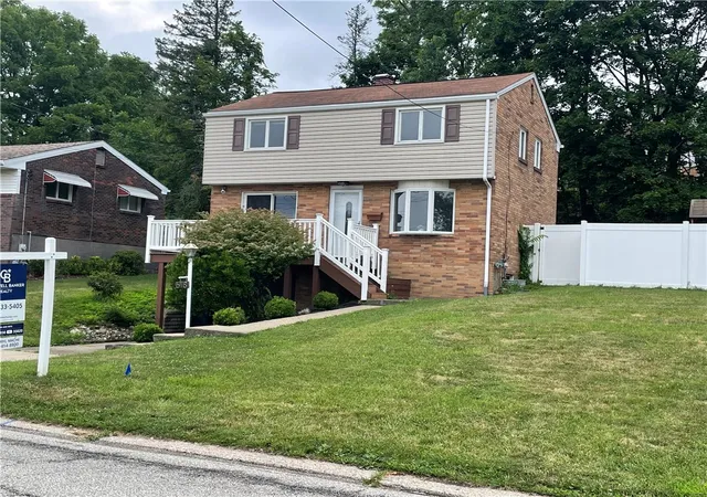 2nd image of 618 Arbor Ln, Pittsburgh, PA 15236 | MLS# 1765246