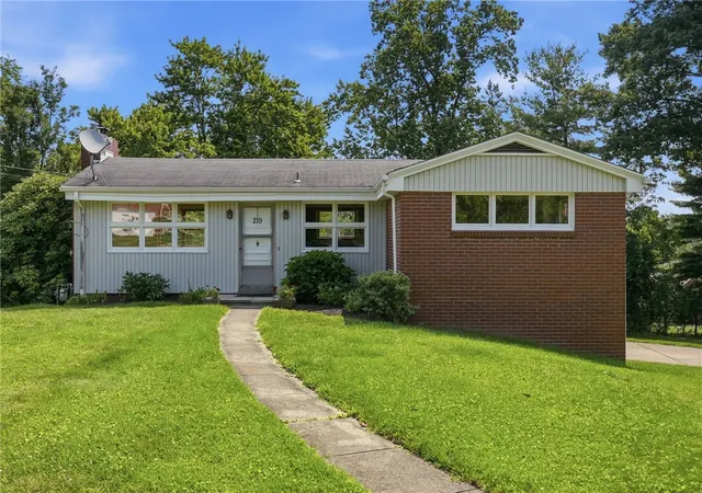 2nd image of 219 Linda Vista Rd, Sewickley, PA 15143 | MLS# 1764877