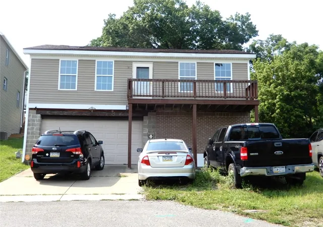 1st image of 636 Euclid Ave, Canonsburg, PA 15317 | MLS# 1765294