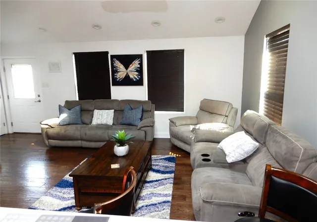 2nd image of 636 Euclid Ave, Canonsburg, PA 15317 | MLS# 1765294