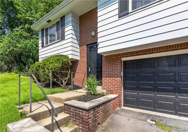 Homes for sale in Verona, PA | 769 Hamil Rd, Verona, PA 15147 | MLS# 1764235