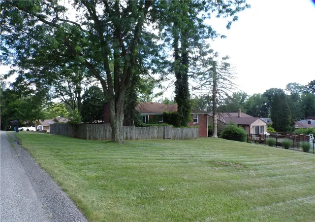 Photo 3 of Single family home for sale at 4721 Tomer Dr, Murrysville, PA 15668 | MLS# 1763917 | Listing updated on 2026-07-26