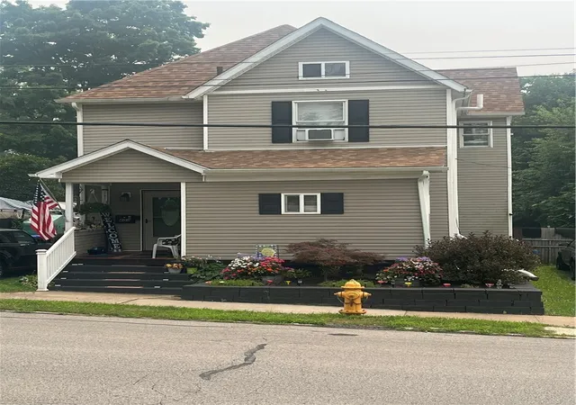 1st image of 402 Meek St, Sharon, PA 16146 | MLS# 1765247