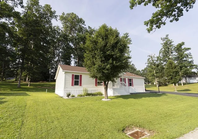 2nd image of 313 South Dr, Somerset Boro, PA 15501 | MLS# 1765327