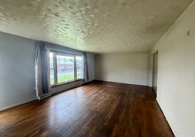 11th image of 10 Main St, Smith, PA 15004 | MLS# 1765329