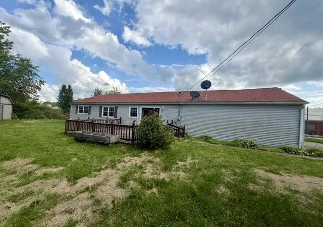 3rd image of 10 Main St, Smith, PA 15004 | MLS# 1765329