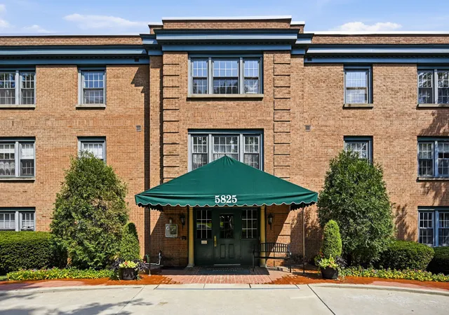2nd image of 5825 5th Ave Ave #310, Shadyside, PA 15232 | MLS# 1765344