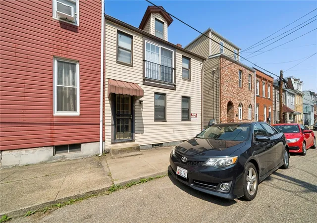 2nd image of 98 S 14th St, South Side, PA 15203 | MLS# 1765168