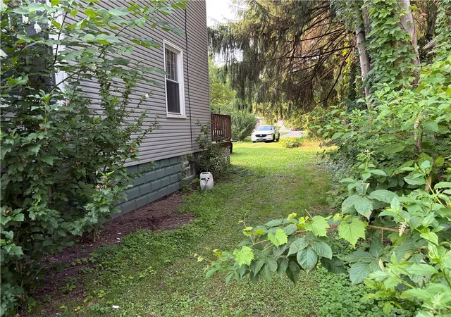 3rd image of 108 W Lincoln Ave, New Castle, PA 16101 | MLS# 1765374