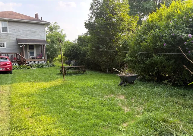 4th image of 108 W Lincoln Ave, New Castle, PA 16101 | MLS# 1765374