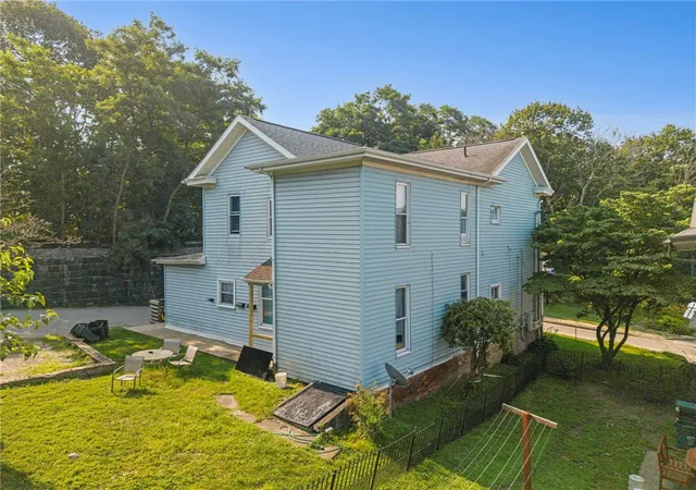 Photo 3 of House for sale at 323 E Pittsburgh, Greensburg, PA 15601 | MLS# 1765332 | Listing updated on 2026-07-17