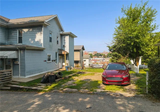 Photo 4 of House for sale at 323 E Pittsburgh, Greensburg, PA 15601 | MLS# 1765332 | Listing updated on 2026-07-17