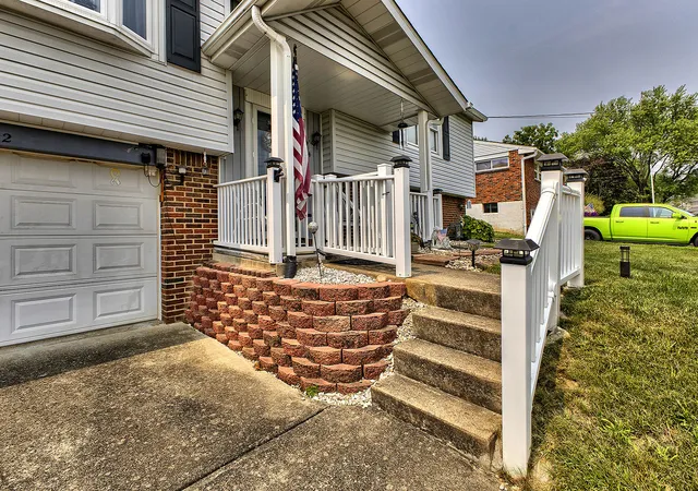 2nd image of 12 Shawnee Dr, Hempfield Twp, PA 15601 | MLS# 1765393